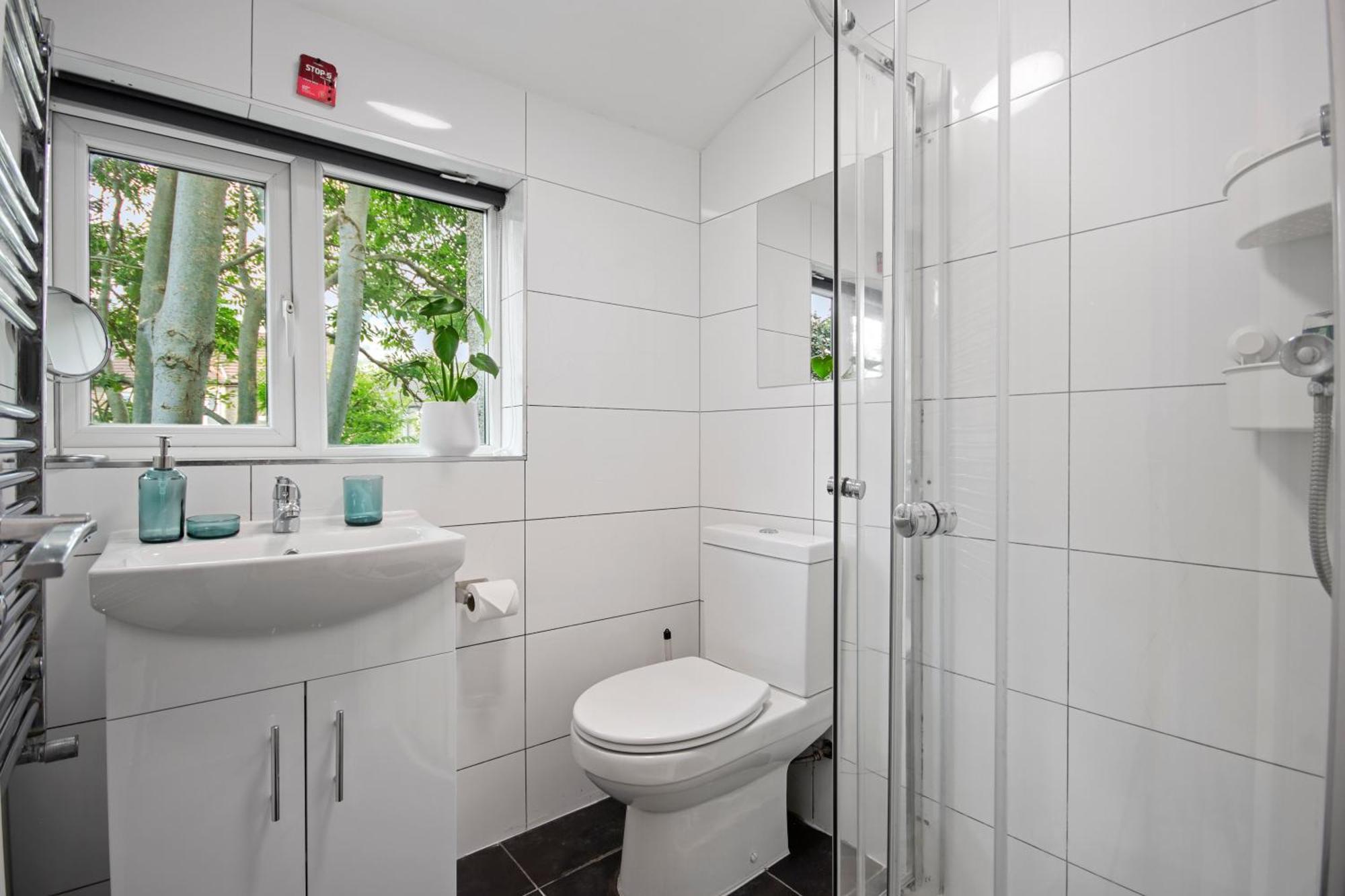Modern 2 Bed East London Home By Rebby Properties Sleeps 5 Near Canning Town Station Exterior foto